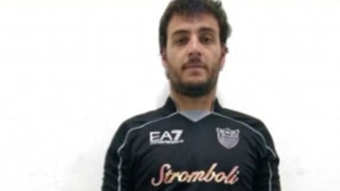 O echipă de amatori din Italia este sponsorizată de Armani