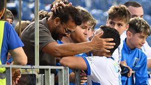 „Cadoul meu, tata, te iubesc din tot sufletul!”. Assad Al Hamlawi, atacantul palestinian al Universității Craiova, confesiune emoționantă despre îmbrățișarea părintelui venit de la mii de kilometri ca să-și vadă fiul devenind Jucătorul Etapei. EXCLUSIV