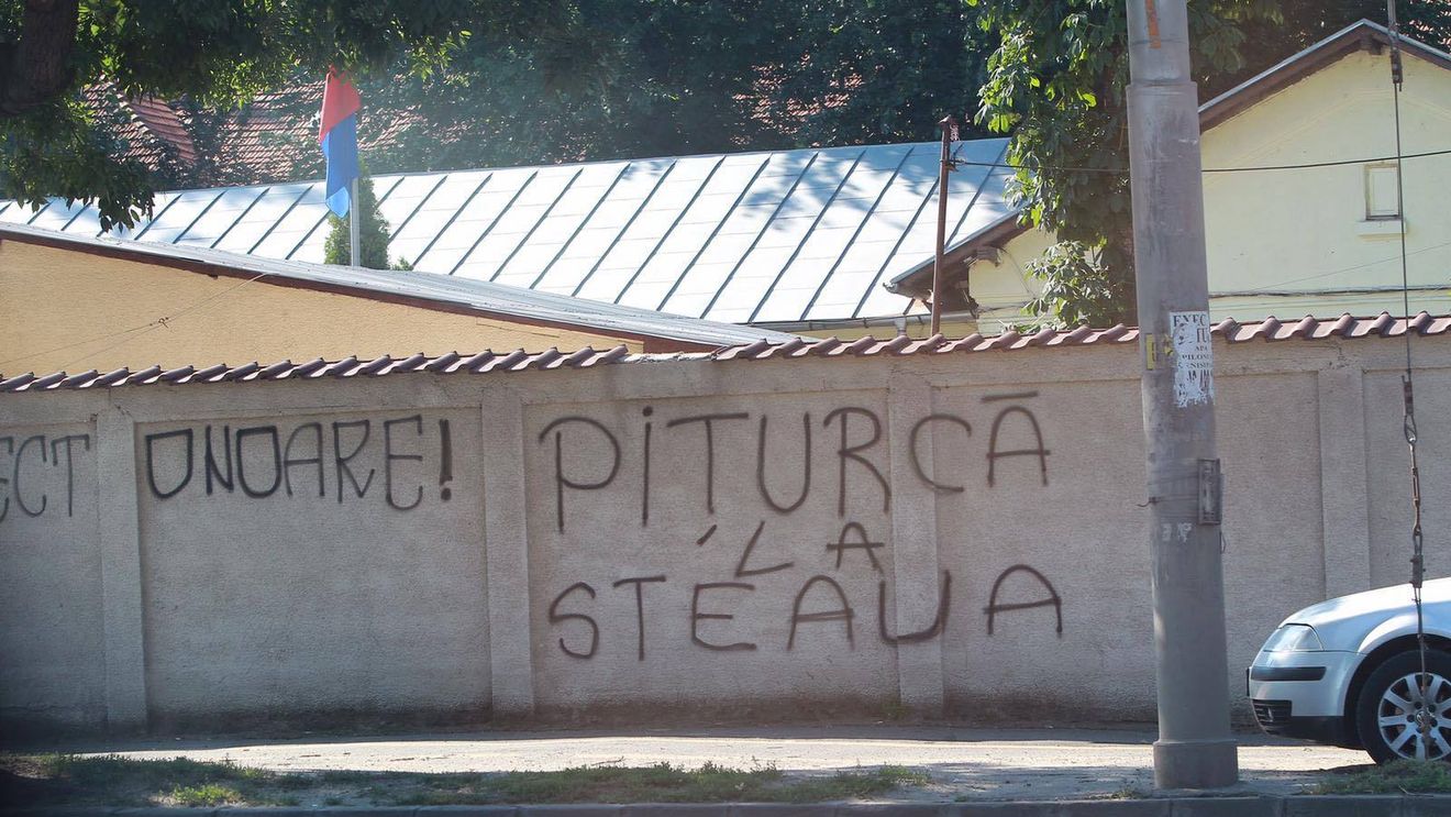 EXCLUSIV | Pițurcă îl contrazice pe colonelul Mocanu: "N-a existat absolut nicio discuție" pentru a prelua echipa de fotbal Steaua. Comandantul clubului afirmase că a vorbit cu Pițurcă, dar acesta "nu ne-a transmis clar că dorește să se implice"