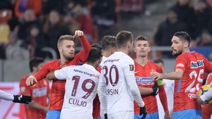 Să înceapă "războiul"! CFR și FCSB au primit OK-ul și încep negocierile pentru fotbalistul pe care amândouă îl vor