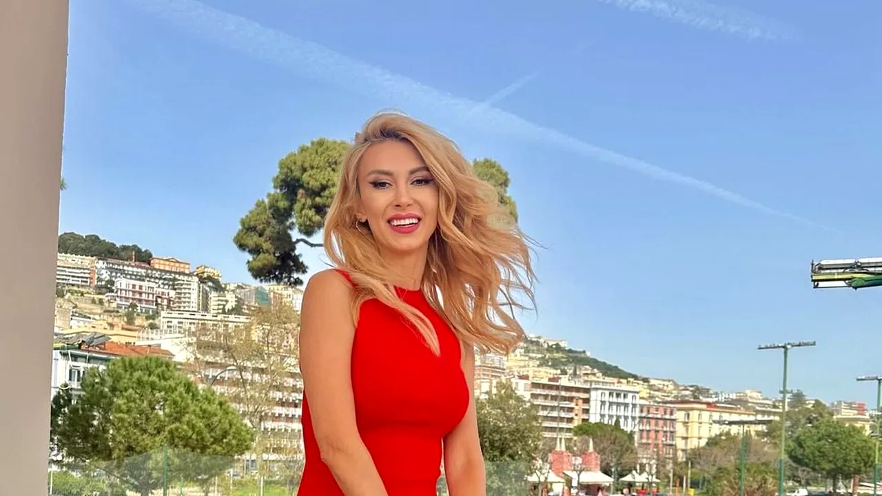 Andreea Bălan i-a zăpăcit pe italieni cu rochița ei roşie şi scurtă! Iubita lui Victor Cornea a atras toate privirile la Napoli: 