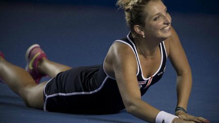 SPECIAL | Tatăl român i-a furat copilăria, s-a lăsat de tenis și a spălat vase la restaurant, dar a intrat în Top 10 WTA după ce a avut o revelație: "Uneori, clienții țipau la mine". Povestea fabuloasă a jucătoarei în care Elveția își pune toate speranțele la Cluj-Napoca