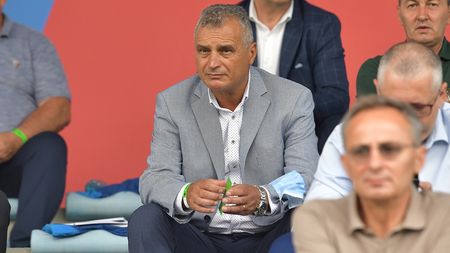 Președintele Petrolului a numit primii jucători care se despart de echipă, dar și fotbalistul de la Astra pe care și-l dorește. Costel Lazăr a dezvăluit și ce discuții a avut cu Constantin Budescu