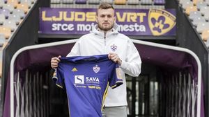Alexandru Crețu, posibila surpriză a lui Mirel Rădoi pentru baraj, a reluat antrenamentele la NK Maribor: „Ne pregătim în grupuri de 3-4”. Cu cât i-a diminuat clubul contractul