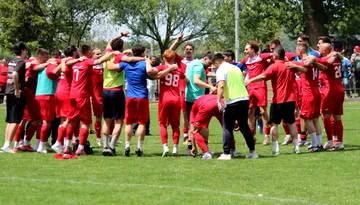 Athletico Vinga a devenit noua campioană a județului Arad! Rivalii din Felnac au acuzat arbitrajul din derby: ”Rușine!”
