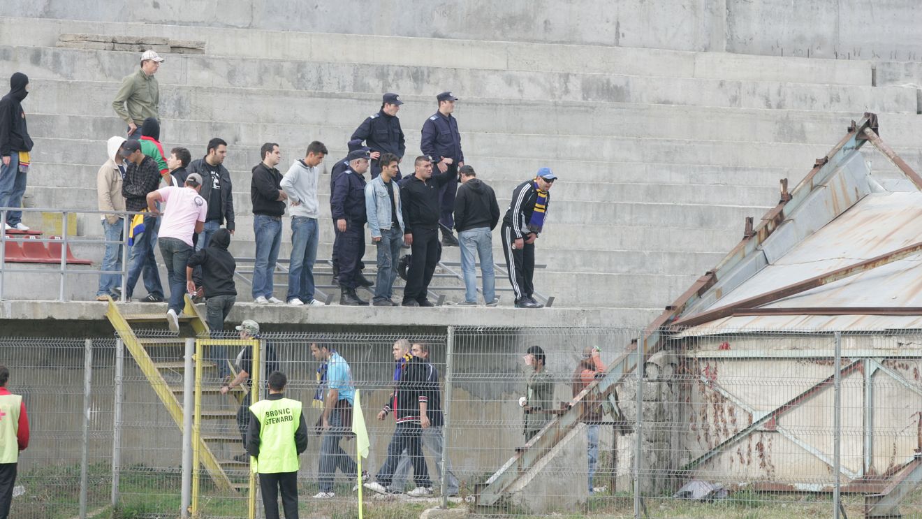 Ploieștenii ținuți la porți