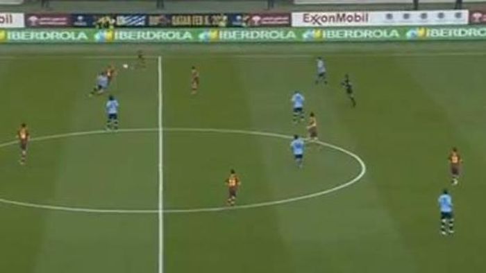 Puțină magie!** VIDEO Iniesta a recidivat la câteva zile după "minunile" din 'Clasic'. Arabii au dat 4 mil â‚¬ pentru asta. Faza care i-a lăsat cu gura căscată