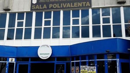 Primarul Iașiului se laudă cu cârpeala din Sala Polivalentă | FOTO Cum arată "ingineria" 