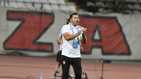 Cosmin Contra este dezlănțuit și anunță noi transferuri la Dinamo. „Încă ne mai uităm după jucători”. Ce spune antrenorul din „Ștefan cel Mare” despre visul său din acest sezon | VIDEO