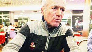 "Cuplajele te înnebunesc"! **Cum ar influența fotbalul românesc