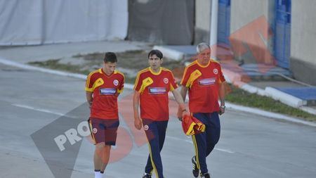 Piți l-a băgat în 'ședință' pe Grozav de la primele mișcări!** FOTO Primul antrenament al naționalei înaintea dublei cu Estonia și Andorra