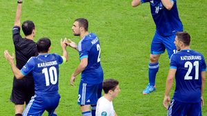 Selecționerul Greciei acuză arbitrajul:** "Eliminarea lui Sokratis nu a fost justificată"
