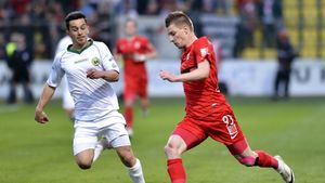 Lazăr: "Dacă primesc o ofertă bună, plec". Cine a fost în viziunea mijlocașului dinamovist cel mai bun fotbalist român din 2014