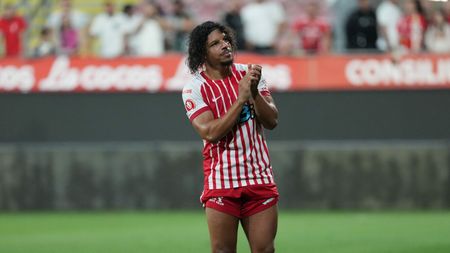 Gestul prin care Jayson Papeau i-a supărat pe fanii celor de la UTA, care s-au referit, indirect, și la Adi Mihalcea: „Cerem doar respect pentru prezent!”