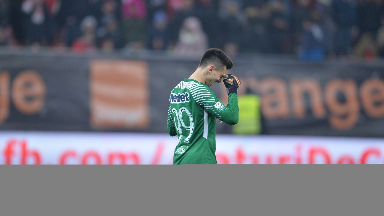 EXCLUSIV | FCSB, singura vinovată pentru situația lui Vlad: "Îmi pare rău, s-a greșit cu el". Antrenorul care sare în ajutorul portarului 