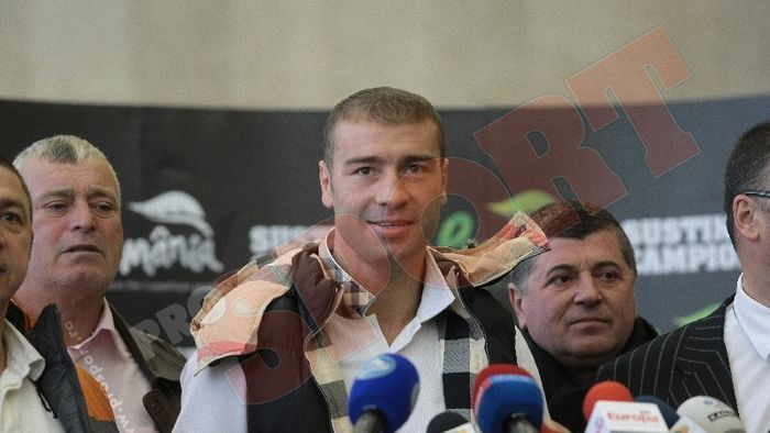 Bute a adus centura în România!** "Vreau să ajung la un meci de unificare! Nu cred că Ward va accepta să boxeze cu mine în 2012"