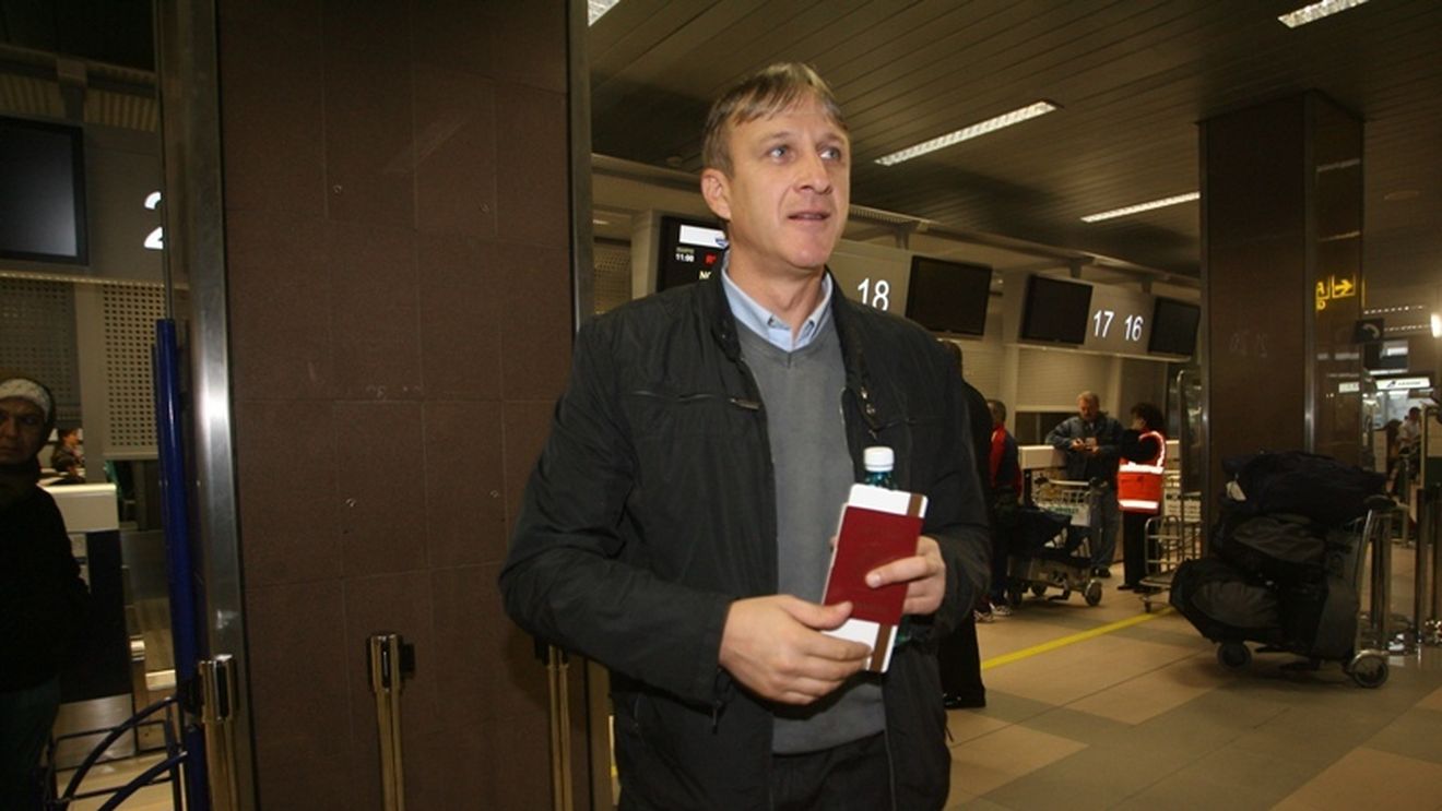 Săndoi: **"Încercăm să formăm o nouă echipă de tineret!" Himcinschi, convocat la lot