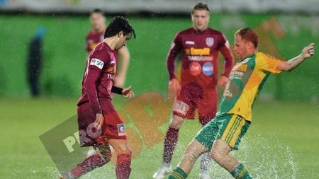 Iuliu Mureșan a criticat starea gazonului de la Mioveni:** "A fost o rușine din punct de vedere al organizării, al fotbalului! O să câștigăm la TAS și atunci vom fi campioni"