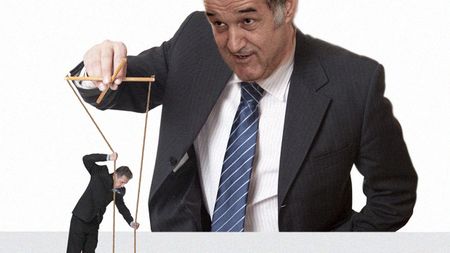 MM se CHINUIE să găsească un antrenor pentru "PĂ‚PUȘAR"!** 5 NUME pentru banca Stelei și  o mare SURPRIZĂ‚