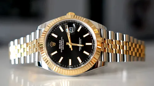 Aroganță de milionar. I-a cumpărat fiicei de 3 ani un Rolex de 12.000 de euro