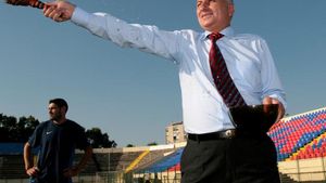 Bucur, fericit că echipa va juca pe nocturnă