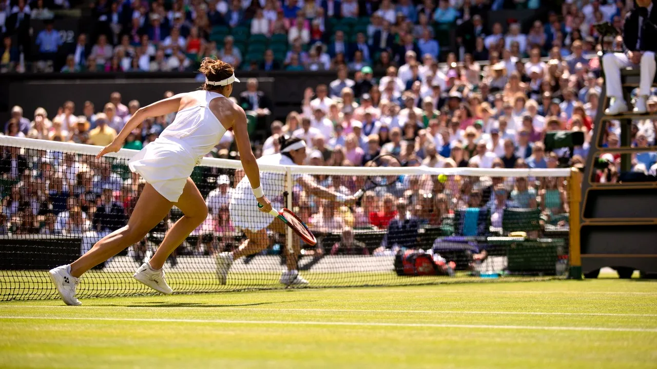 S-a aflat prima finalistă de la Wimbledon! Cu cine se va duela Simona Halep pentru trofeu dacă trece de Elena Rybakina