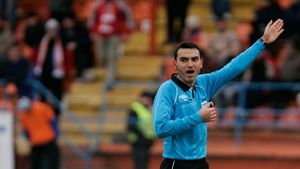 Ovidiu Hațegan la Rapid - FC Vaslui, Augustus Constantin la Dinamo - FCM Tg. Mureș