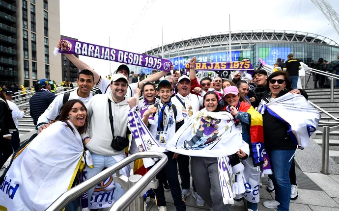 Înşelătorie în masă înainte de finala Ligii Campionilor: 270 de fani ai lui Real Madrid au rămas în aeroport, după ce au fost păcăliți cu biletele de avion!