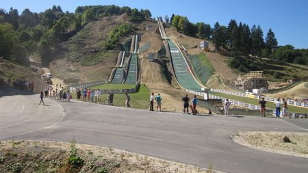 Trambulinele de sărituri cu schiurile de la Râșnov, inaugurate de "zburătorii" din loturile naționale