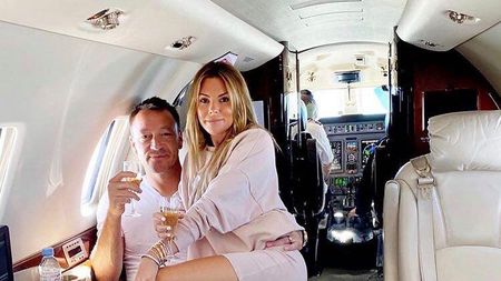 John Terry, în al nouălea cer! Cum a sărbătorit fostul mare fotbalist, alături de frumoasa lui soție, salvarea de la retrogradare a lui Aston Villa | FOTO