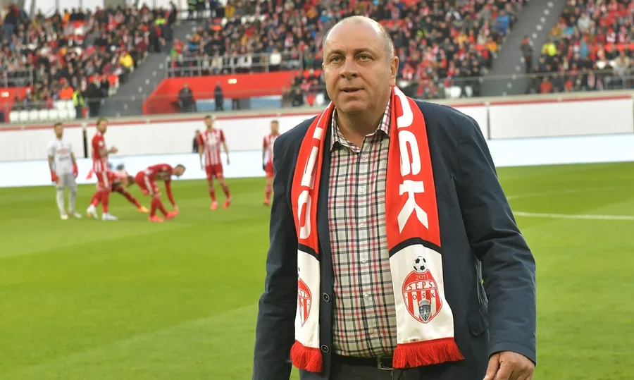 „Voi nu ştiți ce se întâmplă în vestiar”. Patronul Laszlo Dioszegi vrea să aplice disciplina maghiară la Sepsi şi amenință cu măsuri dure