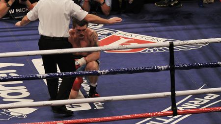 Ricky Hatton și-a anunțat din nou retragerea, după ce a fost învins prin KO la revenirea în ring!