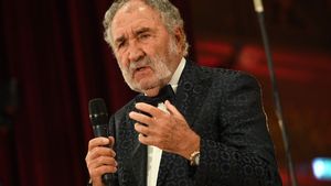 Ion Țiriac a terminat-o cu Dinamo și cu investiția de milioane de euro alături de Mircea Lucescu! Magnatul a ales să își bage banii într-un alt oraș din România: „Le fac stadion!”