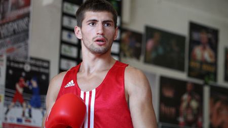Eliminat în turul doi al turneului olimpic de box:** Bogdan Juratoni - Abbos Atoev 10-12