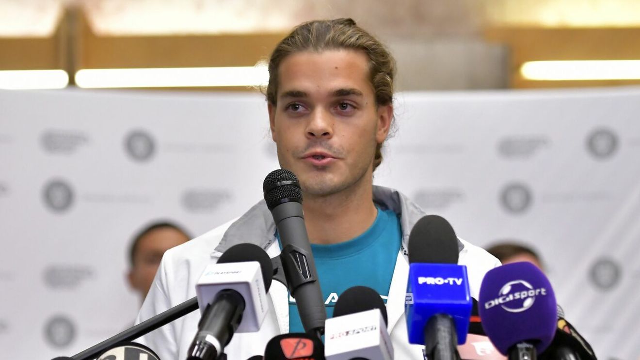 Robert Glință, mesaj pentru Eduard Novak, după ce ministrul l-a ignorat la sosirea în țară: „Nu am făcut performanţă de gura altor persoane!”