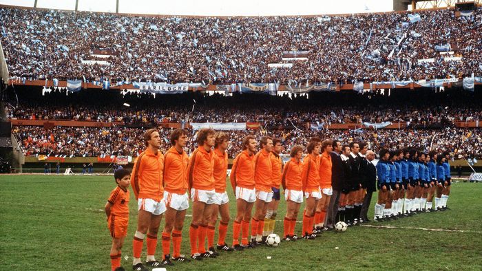 Olanda speră să răzbune cele trei finale de Campionat Mondial pierdute. "În '74 și '78, totul era planificat pentru ca țările gazdă să câștige"