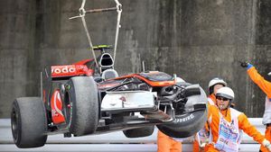 "The amazing race"!** Șansele lui Hamilton la titlu depind de un mecanic: trebuie să facă 9.000 de km în 20 de ore! VIDEO