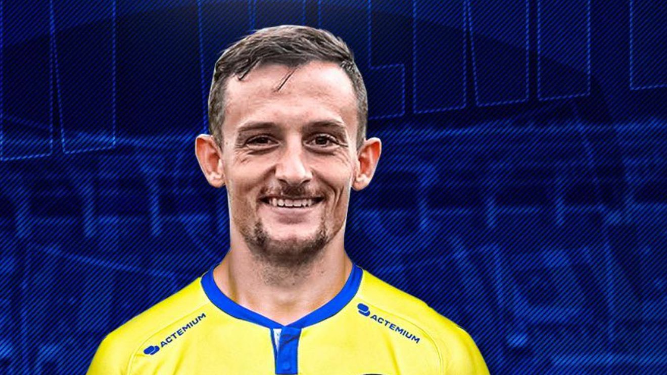 Transferul anunțat de ProSport s-a oficializat. Fostul fotbalist de la Lazio va juca în Superliga României