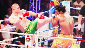 Moroșanu a câștigat finala piramidei de la World Grand Prix Podgorica!** A devenit primul român din istorie calificat la turneul Final 8 al SuperKombat