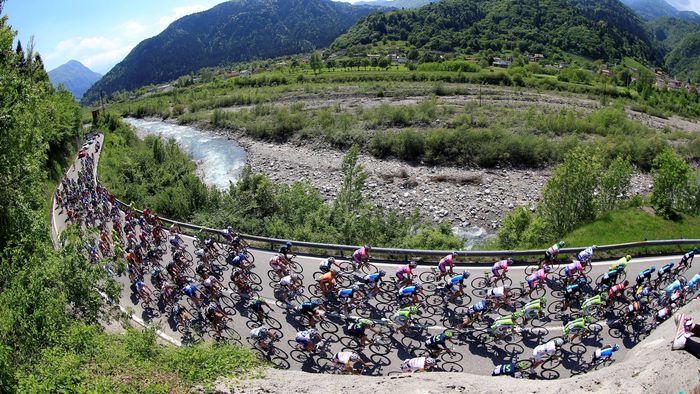 Lista de start din Giro: 20 echipe din cele 22 care iau startul și-au oficializat lotul pentru Turul Italiei. Contador, Porte și Aru, marii favoriți. Cine sunt "locotenenții" lor. Doi români în Giro: Grosu și Țvetcov