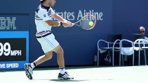 "Micuțul" rătăcit în lumea oamenilor mari. 7 lucruri inedite despre Diego Schwartzman, sfertfinalist surpriză la US Open: este antrenat de un fost campion la București, "fratele de sânge", atuuri și legătura cu unicul "Diego"