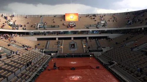 Roland Garros 2019 | Semifinală de vis între Nadal și Federer: cei doi nu s-au mai înfruntat la Paris din 2011! Sferturile lor de finală au fost întrerupte timp de aproximativ o oră, iar un cor de fluierături a cutremurat arenele pe care jucau | FOTO