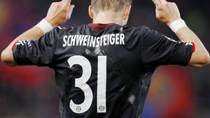 Benitez vrea să scape de demitere cu Bastian! Inter oferă 30 de milioane pentru neamț!