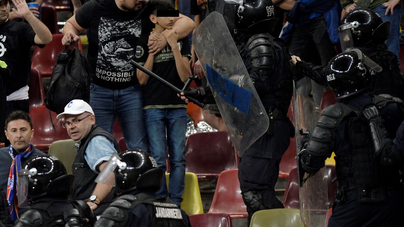 Răspunsul Jandarmeriei la articolul ProSport despre incidentele de la Steaua - Rapid: "Nu au fost oameni răniți din cauza noastră! Persoanele care se simt lezate pot să își exprime nemulțumirile prin petiții sau în instanță"

