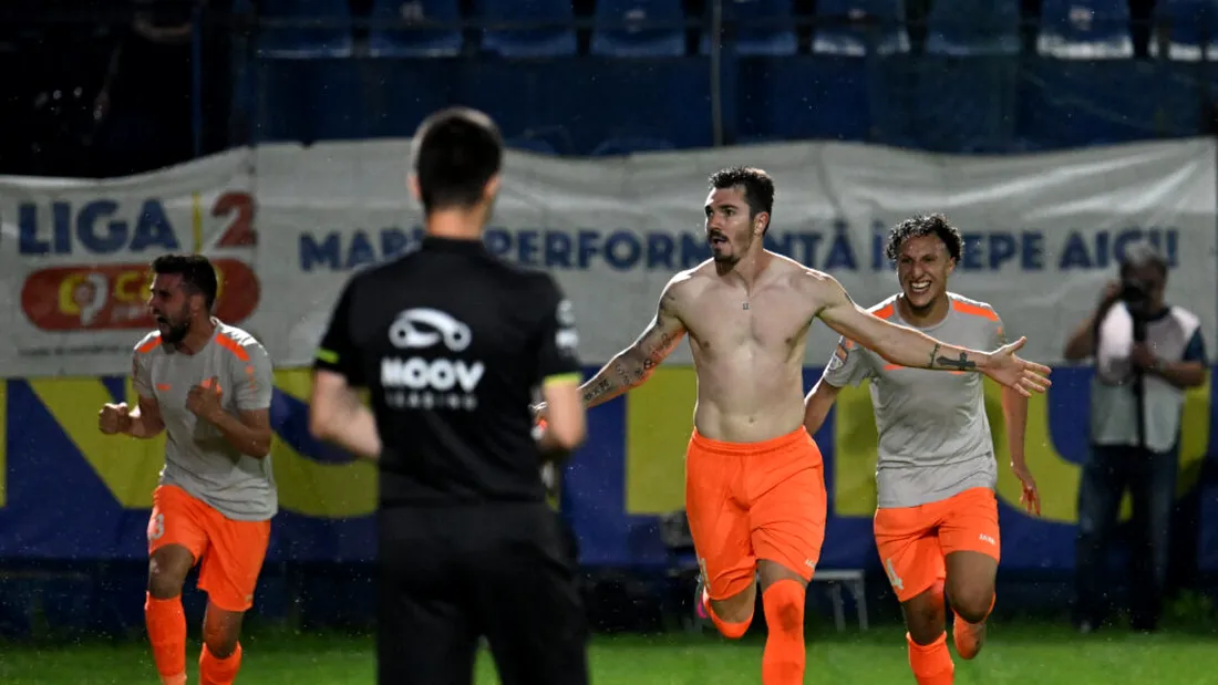 Jucătorii Metaloglobusului, în culmea fericirii după promovare! Junior Morais, cu gândul la SuperLiga: ”De când am venit, am simțit că putem urca în Liga 1. Am semnat că mi se prelungește automat contractul dacă reușim.” George Gavrilaș, mesaj pentru viitoarele adversare