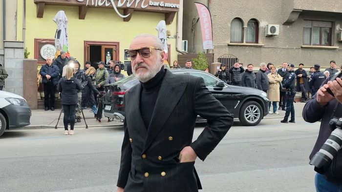 Răzvan Lucescu s-a trezit cu un mesaj cel puțin ciudat de la Gigi Becali. Ce i-a scris miliardarul: „Măi, Răzvan…”