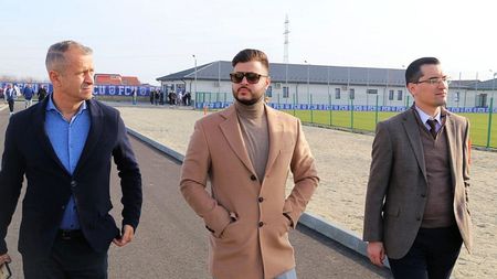 Oaspeți importanți în Bănie! Conducerea FRF, în frunte cu Răzvan Burleanu, a vizitat baza de pregătire „Tărâmul Leilor” a lui U Craiova 1948 în care Adrian Mititelu a investit 12 milioane de euro! | EXCLUSIV