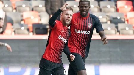 Marius Șumudică, despre sacrificiile românilor de la Gaziantep. „Toșca doarme și acum, Maxim era mort fizic!”