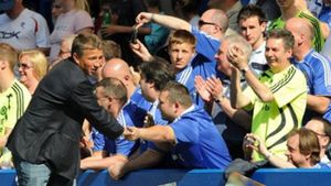 Mutu sau Chivu, enigme pentru englezi!** Reacție FABULOASĂ‚ a fanilor lui United când au auzit de Dan Petrescu!** Replica care te va amuza maxim