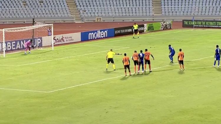 Așa penalty n-ai mai văzut! „Dansul” până la punctul cu var a durat o eternitate